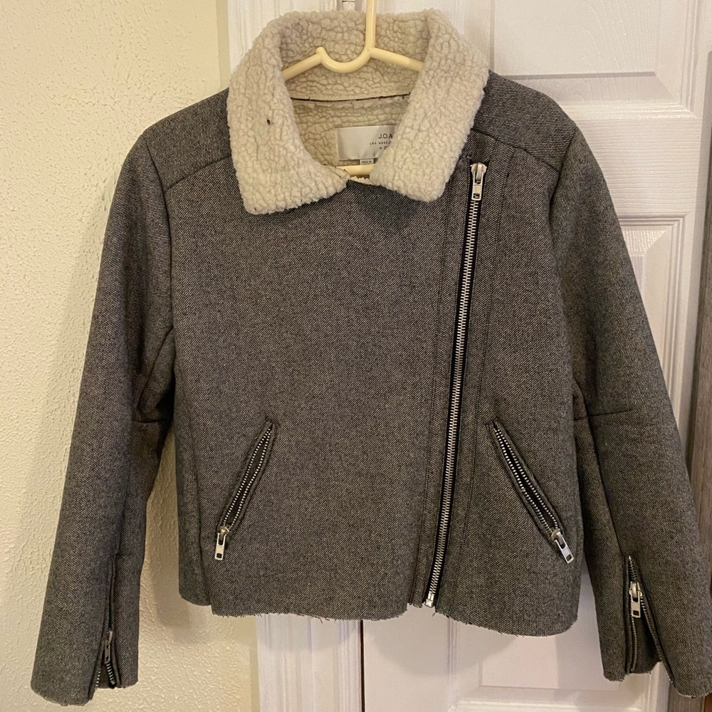 J.O.A gray and white shearling textured zipper jacket